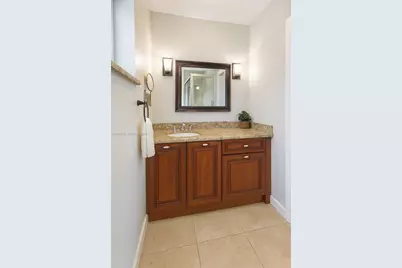 7282 Jacaranda Ln, Miami Lakes, FL 33014 - Photo 8