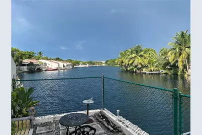 7282 Jacaranda Ln, Miami Lakes, FL 33014 - Photo 10