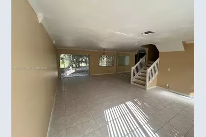 8801 SW 9th Ct, Pembroke Pines, FL 33025 - Photo 18