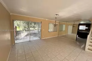 8801 SW 9th Ct, Pembroke Pines, FL 33025 - Photo 24