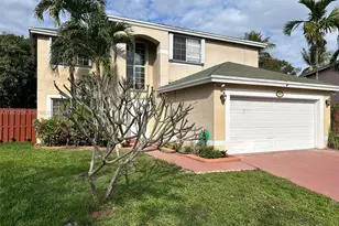 8801 SW 9th Ct, Pembroke Pines, FL 33025 - Photo 4