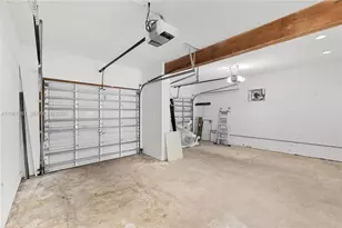 20205 W Oakhaven Cir, Miami, FL 33179 - Photo 26