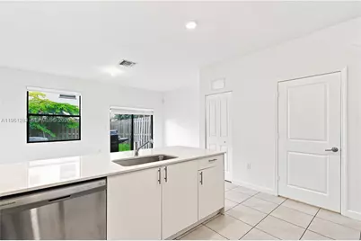 11831 SW 246th Ter, Homestead, FL 33032 - Photo 12