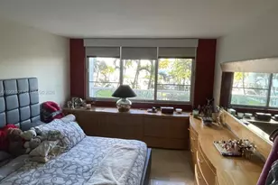 5005 Collins Ave, Miami Beach, FL 33140 - Photo 10