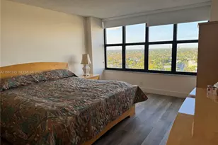 2500 Parkview Dr, Hallandale Beach, FL 33009 - Photo 8