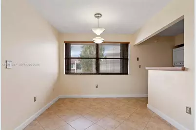10020 NW 9th St Cir #202, Miami, FL 33172 - Photo 10