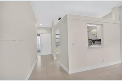 8200 Whispering Palm Dr, Boca Raton, FL 33496 - Photo 6