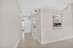 8200 Whispering Palm Dr, Boca Raton, FL 33496 - Photo 6