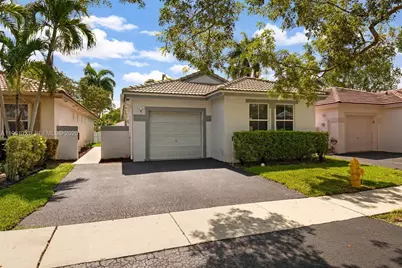 200 NW 75th Ter, Plantation, FL 33317 - Photo 1
