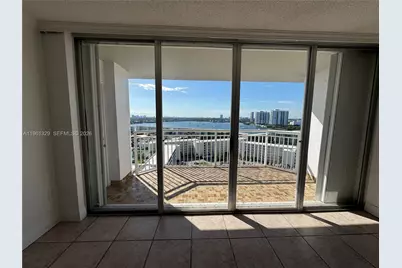 18041 Biscayne Blvd #1701, Aventura, FL 33160 - Photo 4