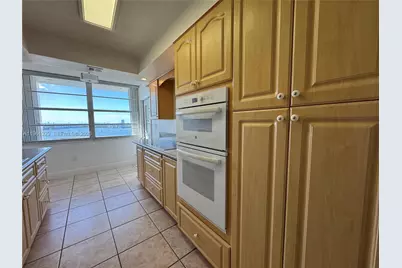 18041 Biscayne Blvd #1701, Aventura, FL 33160 - Photo 6