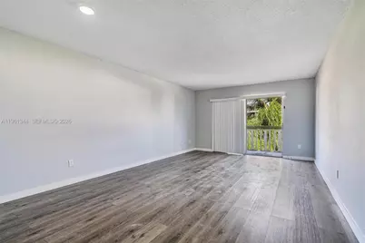 15205 NE 6th Ave #D305, Miami, FL 33162 - Photo 2