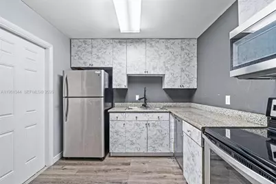 15205 NE 6th Ave #D305, Miami, FL 33162 - Photo 4