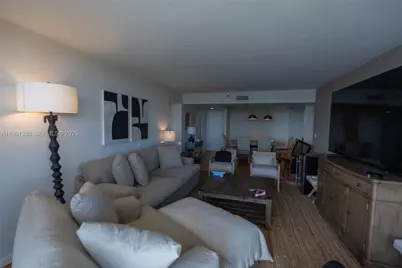 1000 W Island Blvd #2812, Aventura, FL 33160 - Photo 4