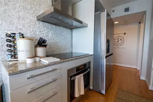 1000 W Island Blvd, Aventura, FL 33160 - Photo 8