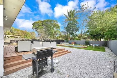 112 NW 53rd St, Miami, FL 33127 - Photo 28