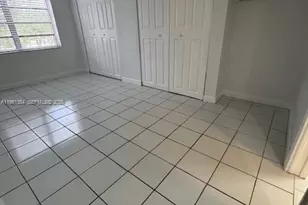 13701 Kendale Lakes Cir, Miami, FL 33183 - Photo 14