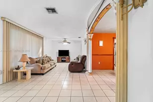 811 NW 112th St, Miami, FL 33168 - Photo 4