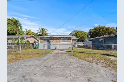 811 NW 112th St, Miami, FL 33168 - Photo 40