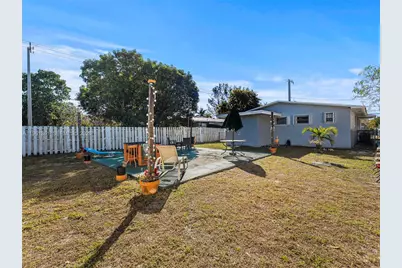 811 NW 112th St, Miami, FL 33168 - Photo 34