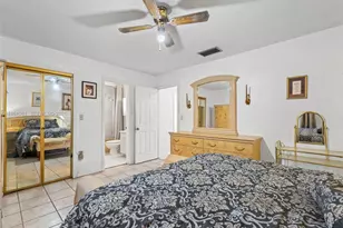 811 NW 112th St, Miami, FL 33168 - Photo 18