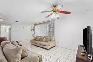 811 NW 112th St, Miami, FL 33168 - Photo 12