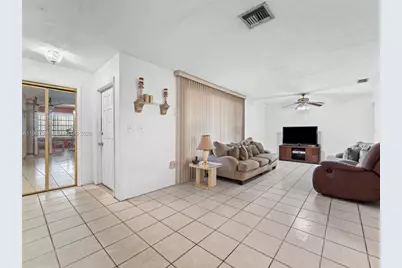 811 NW 112th St, Miami, FL 33168 - Photo 8
