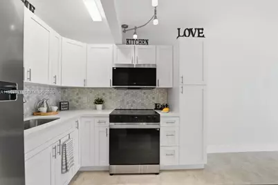 1400 SW 124th Ter #207Q, Pembroke Pines, FL 33027 - Photo 2