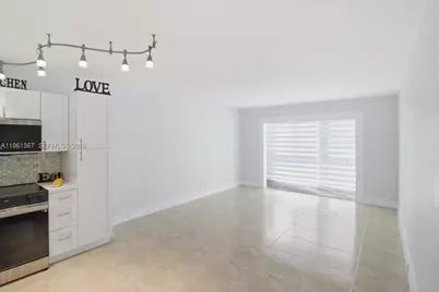 1400 SW 124th Ter #207Q, Pembroke Pines, FL 33027 - Photo 4