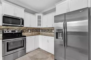 1518 Maple Dr, Weston, FL 33327 - Photo 12