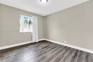 1518 Maple Dr, Weston, FL 33327 - Photo 8