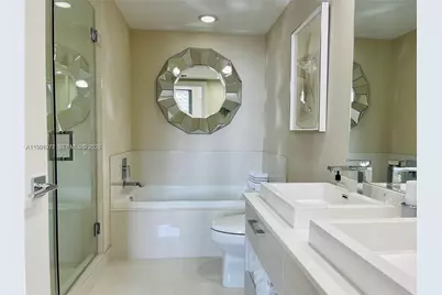 45 SW 9th St #2003, Miami, FL 33130 - Photo 10