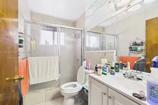 46 NW 24th Ct, Miami, FL 33125 - Photo 12