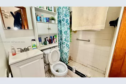 46 NW 24th Ct, Miami, FL 33125 - Photo 14