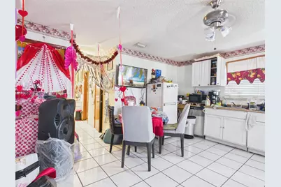 46 NW 24th Ct, Miami, FL 33125 - Photo 18