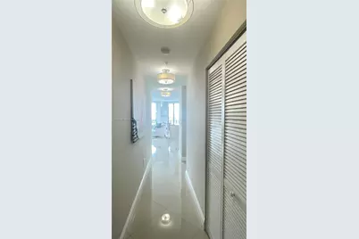 79 SW 12th St #3412-S, Miami, FL 33130 - Photo 4