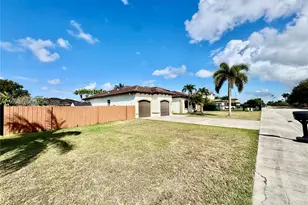 20449 SW 328th St, Homestead, FL 33030 - Photo 4