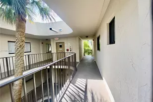 8035 SW 107th Ave, Miami, FL 33173 - Photo 4