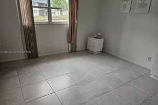 8020 N Colony Cir N, Tamarac, FL 33321 - Photo 4