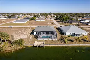 3318 NE 13th Pl, Other City - In The State Of Florida, FL 33909 - Photo 4