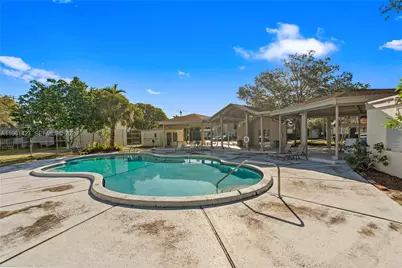 9740 NW 10th St #82, Pembroke Pines, FL 33024 - Photo 52