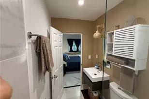 299 NE 46th St, Deerfield Beach, FL 33064 - Photo 18