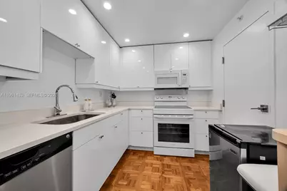 90 Edgewater Dr #PH25, Coral Gables, FL 33133 - Photo 12