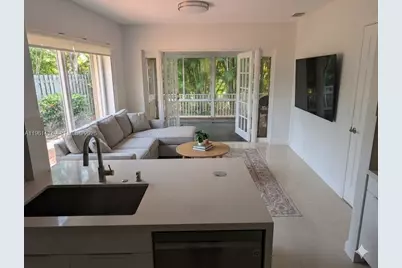 5753 NW 98th Ave, Doral, FL 33178 - Photo 6