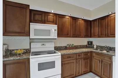 6101 N Falls Cir Dr #302, Lauderhill, FL 33319 - Photo 6