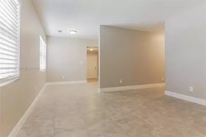 402 S 12th St, Lantana, FL 33462 - Photo 6