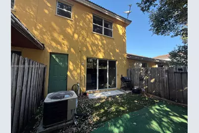 4282 NE 9th St #4282, Homestead, FL 33033 - Photo 2