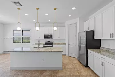 2872 SE 3rd St, Homestead, FL 33033 - Photo 8