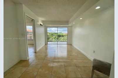 9405 W Flagler St #D403, Miami, FL 33174 - Photo 2