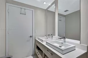 45 SW 9th St, Miami, FL 33130 - Photo 12